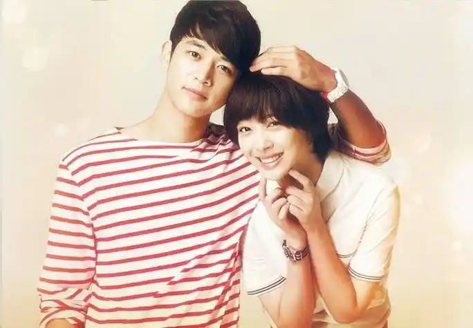 出道10年感情空白被传暗恋宋茜(拍片时不慎受伤让很多网友担心)