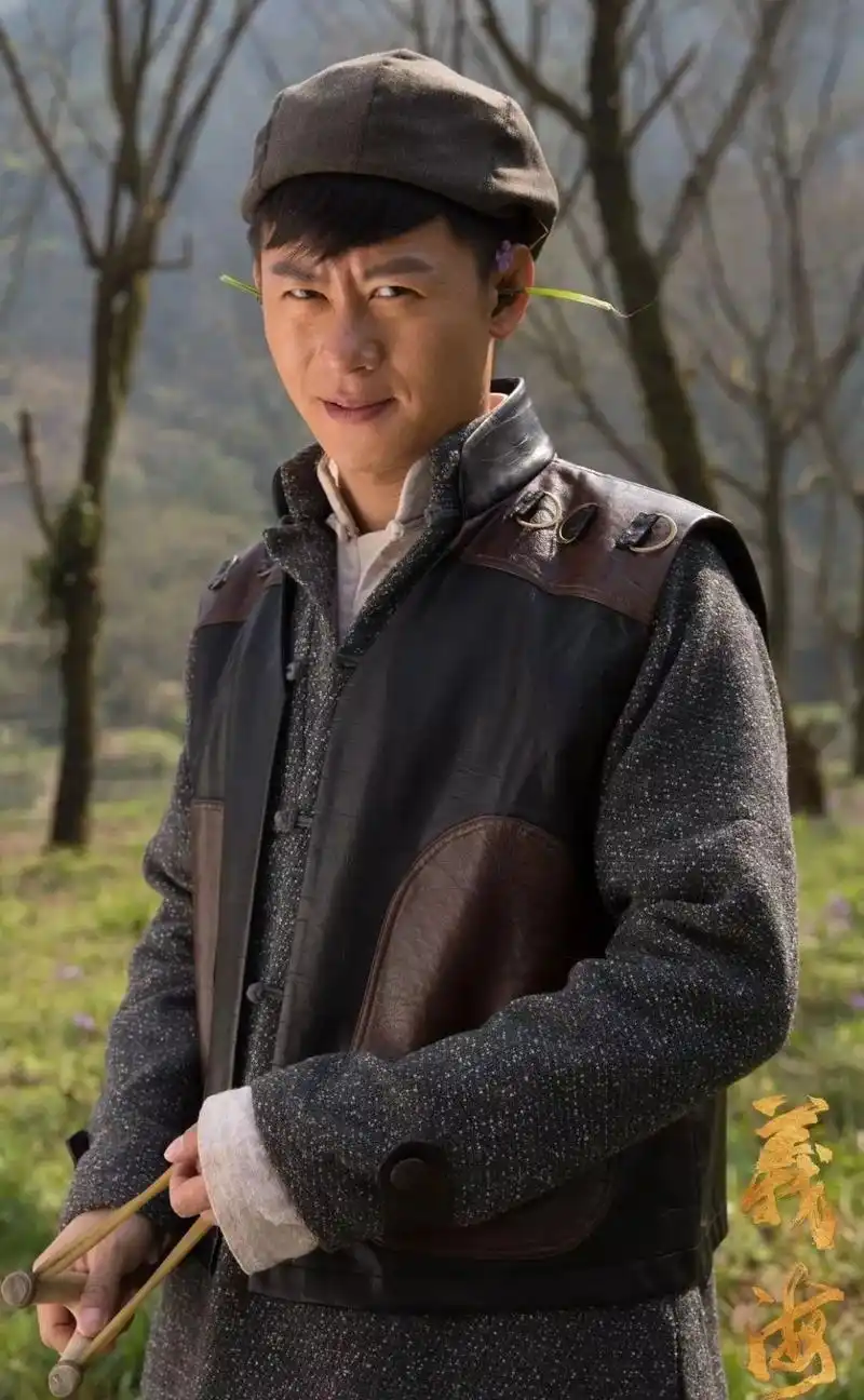 踏踏实实演好每一个角色的演员李健在一点一滴的积蓄着大红大紫的力量