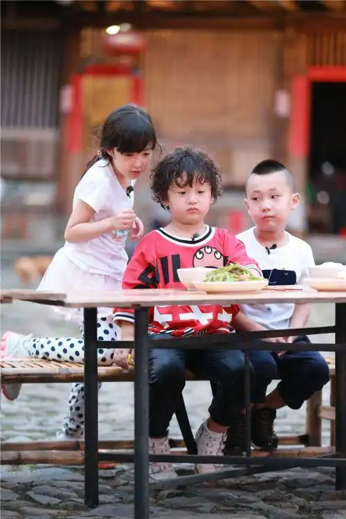 《爸爸3》首次小鬼当家 夏天变暖心姐姐(图)(12)