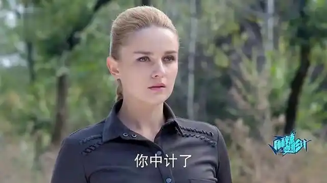 《麻辣变形计》中饰演"女魔头"般的健身教练柳莎