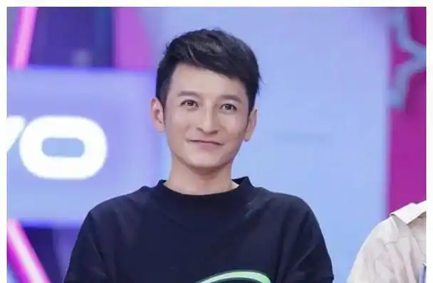 李维嘉英文名:vega出生日期:1976年11月4日星座:天蝎座属相:龙体重:56