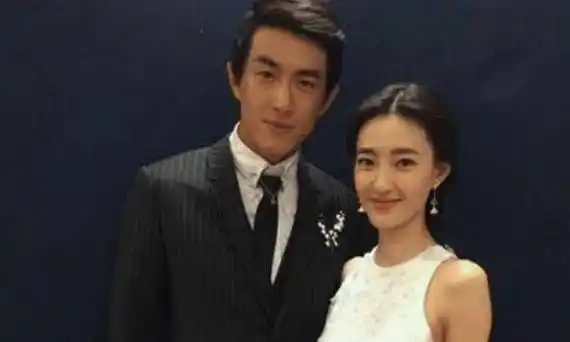 原创林更新和王丽坤什么时候在一起的多次被偶遇互动也很甜