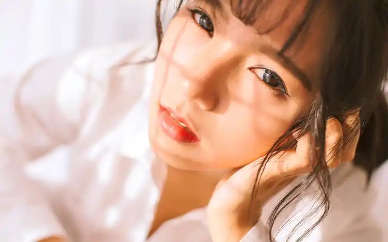 白衬衣美女气质写真高清电脑桌面壁纸