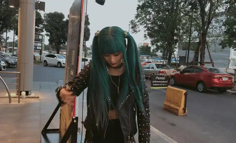 《赘婿》,《落地生》等作品,而且在《唐人街探案3》中,也可以看到她