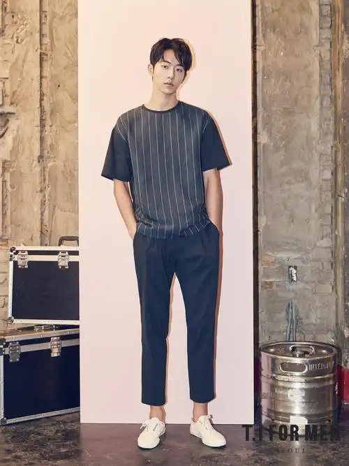 [南柱赫][分享]170418 南柱赫代言品牌夏季画报公开 气场强大的长腿