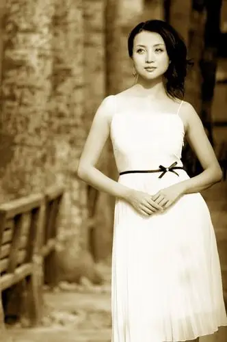 组图白荟秋日情怀写真气质超然女人味十足