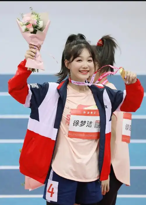 徐梦洁超话#明星的运动天赋有多强#那得有徐梦洁小彩虹啊,在超新星