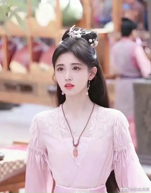 女演员古装扮相