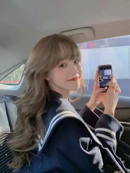 不用漂的发色合集,显白又好看,适合秋冬季节