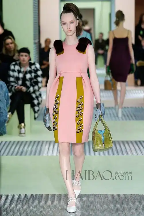 2015秋冬米兰时装周:普拉达 (prada) 女装秀