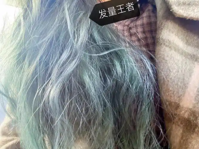 突然发现头发乱七八糟的看着发质好差啊