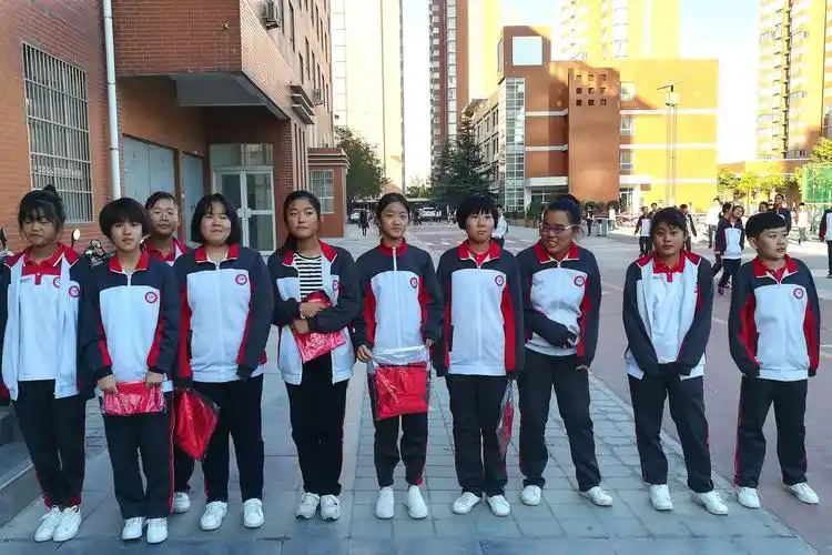 富平县实验中学八年级秋季运动会掠影!