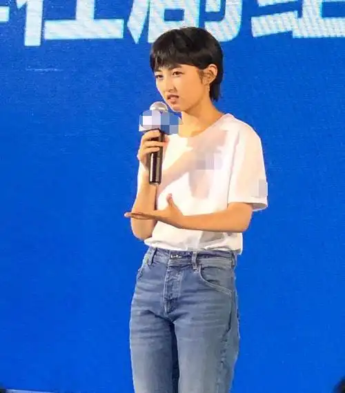 张子枫这是真的胖了剪完短发脸大一圈生图下的腿一言难尽