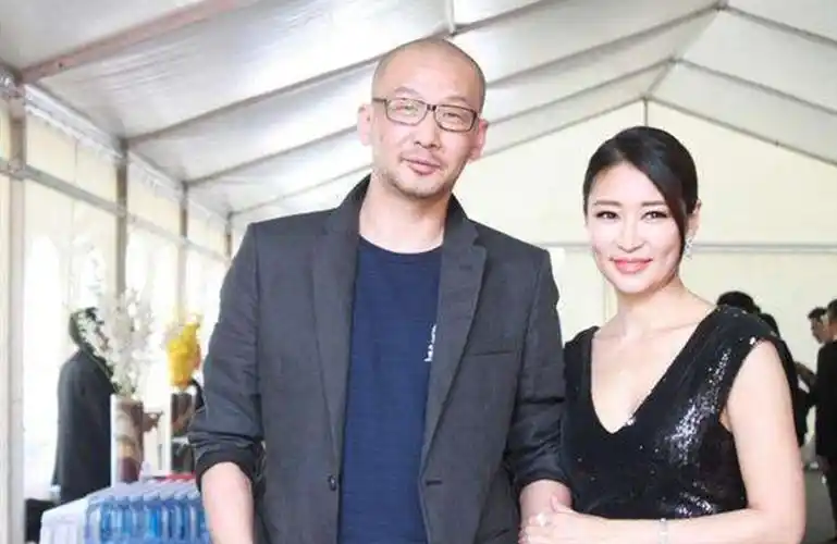 《八佰》大火管虎身价又涨,妻子长文表白,马伊琍后悔当初分手吗