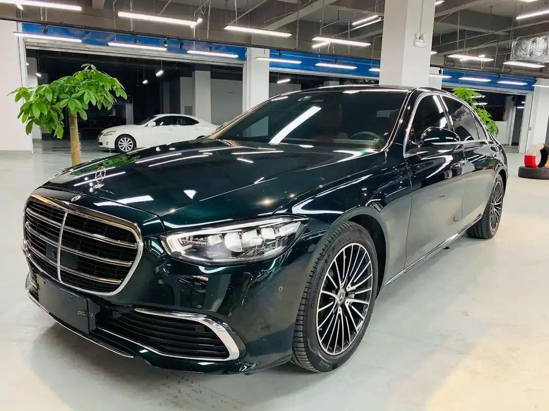 3个月奔驰s400l豪华版.现车在店:2023年5月奔驰s4 - 抖音