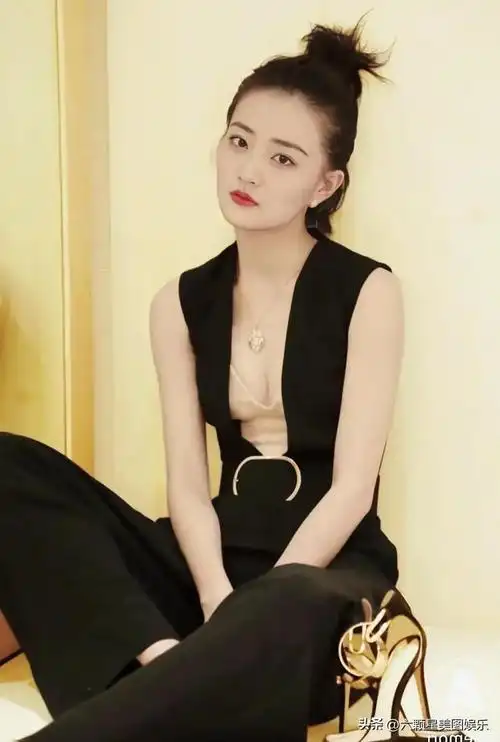 女神徐璐性感的身材颜值超高