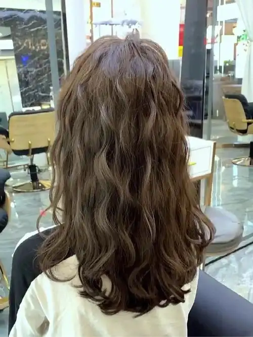 在家扎着也很好看的法式木马卷昆明烫发推荐