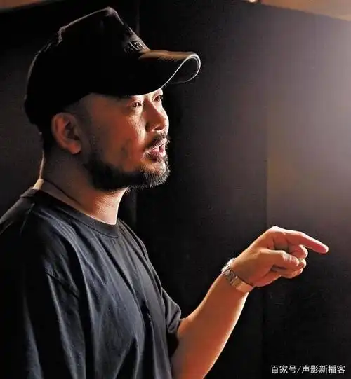 沾染"无厘头"习气的葛民辉:搬离豪宅租住酒店的人生起落