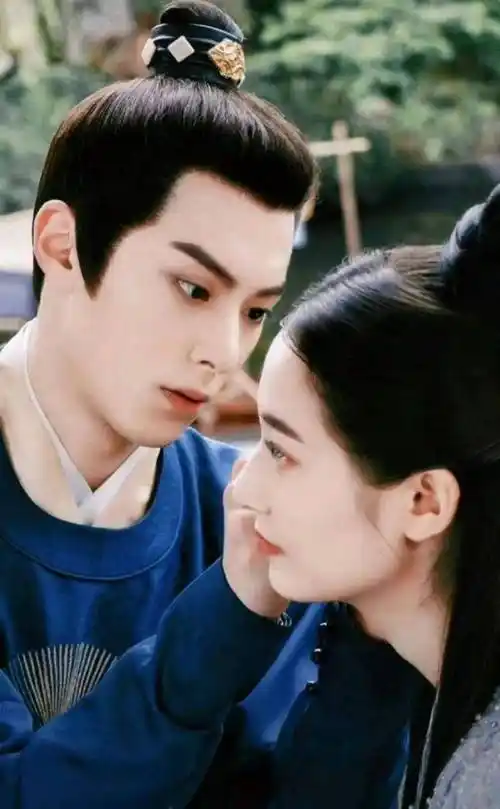 原来蔡徐坤刘亦菲汪小菲王鹤棣陈钰琪谢娜_孩子_何炅_节目