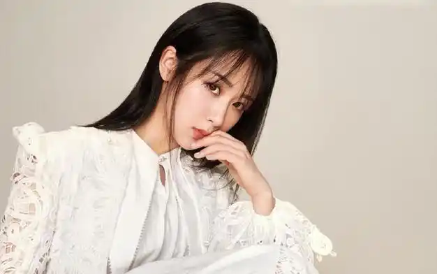 1,杨紫分享至好友和朋友圈用微信扫码二维码