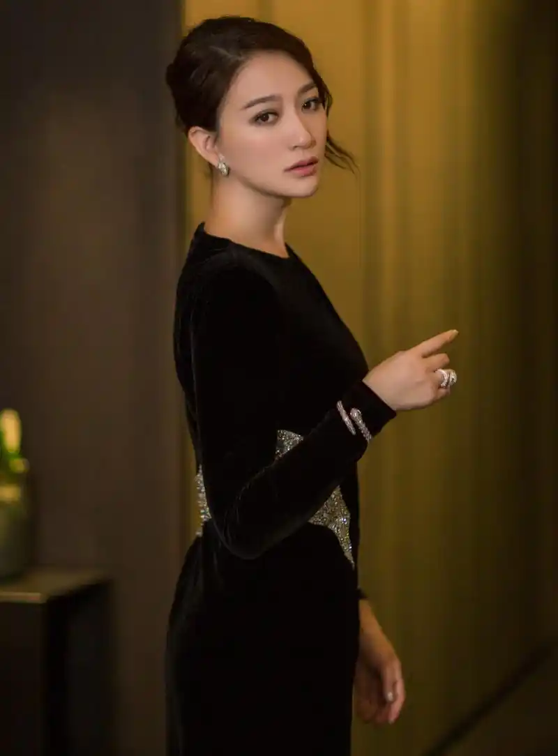 李小冉优雅绚丽写真图片49