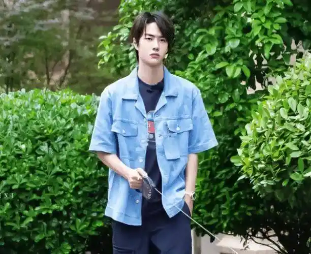 《有翡》刚杀青不久,王一博新剧就火热来袭,女主竟是熟悉的她_合作