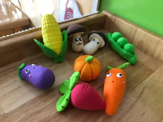 给安排在人数最少的小班 让好好复习 迎接明年的考试做了一下午手工