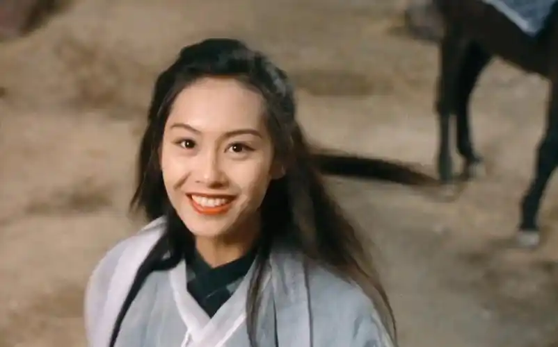 朱茵版的紫霞仙子至今为止无人能超越,笑起来感觉世界都美好了!