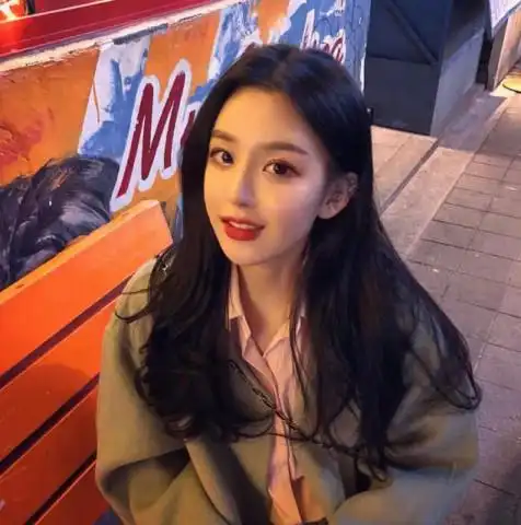 被上帝吻过脸的3个星座女,自以为没有人追,却被很多人暗恋!