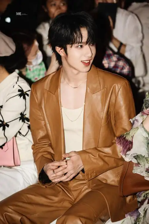 刘耀文"我真的好喜欢你啊,宝宝"图源c… - 高清图片,堆糖,美图壁纸