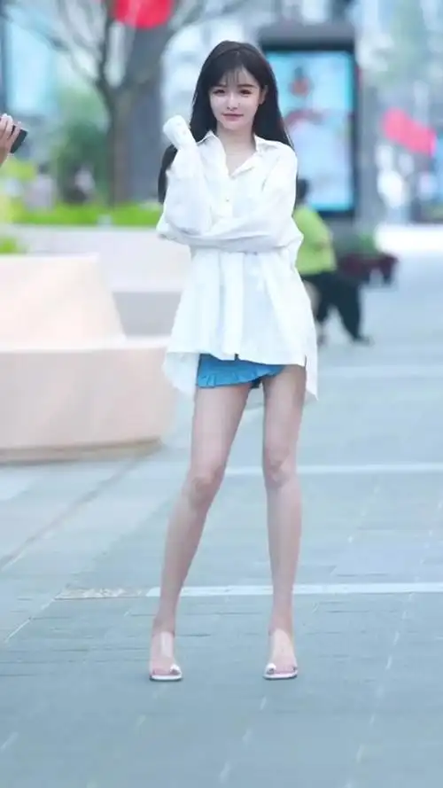 我要上热门#好久未见南初妹妹啦!正在直播,快来!