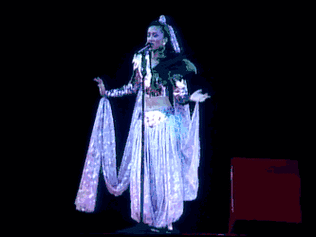 她死后,一个时代落幕了:梅艳芳已逝,女人花长留