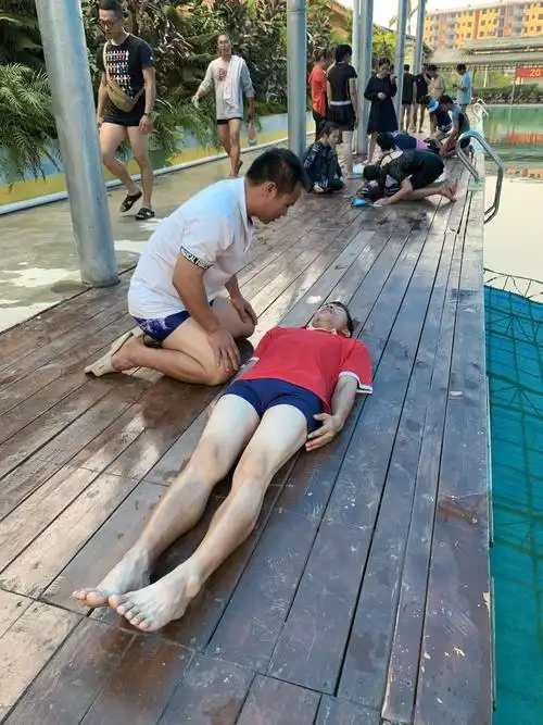 认识游泳,让更多的人不受溺水伤害——上林县体育教师游泳技能提升与