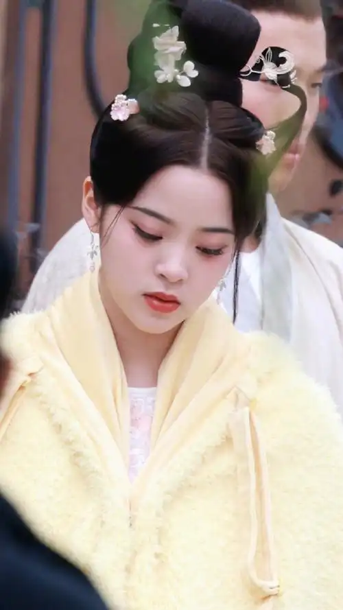 娜娜古装#欧阳娜娜新剧《永安梦》定档的消息一出来,我就去搜索了照片