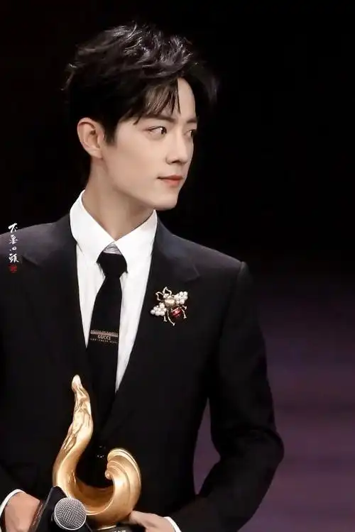 肖战黑色深v西装##肖战