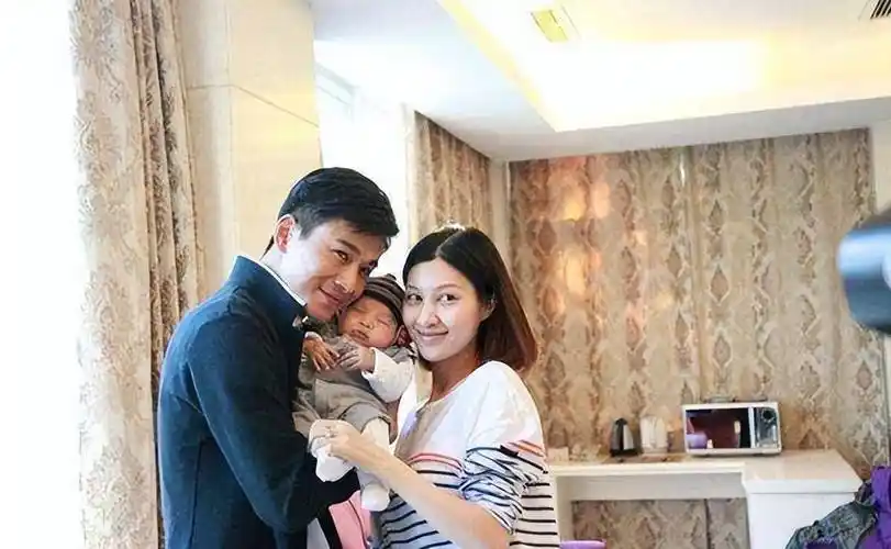 钟汉良,他一直是单身贵族?其实他早已结婚,女儿有点像小甜馨