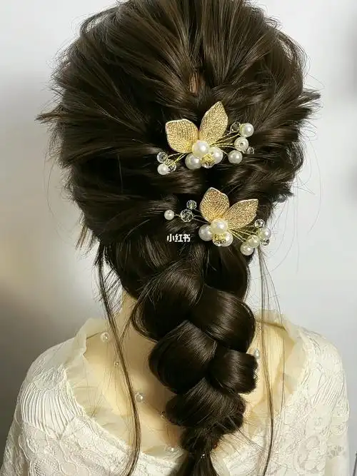 金叶子盘发森系凌乱编发