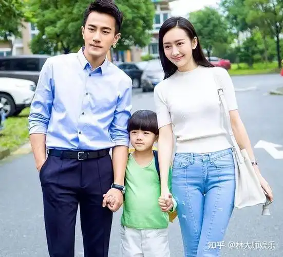 刘恺威带女儿出游9岁小糯米到爸爸胸口超级惊艳长得像杨幂