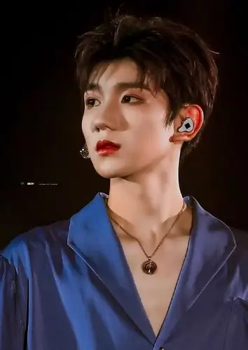 王源安利楼(很长很.