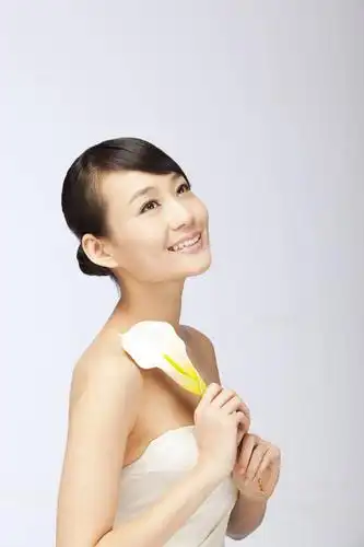 笑,竖图,彩色,室内,白天,白色背景,侧面,美容,性感,马蹄莲,北京,中国