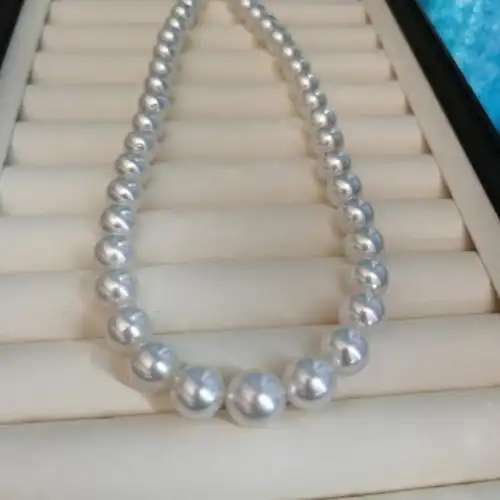 每颗都是小灯泡超闪超亮的澳白珍珠项链