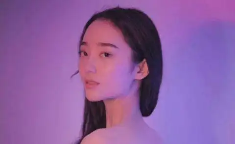 小鬼绯闻女友鲁芳岐被解约 黑料太多了