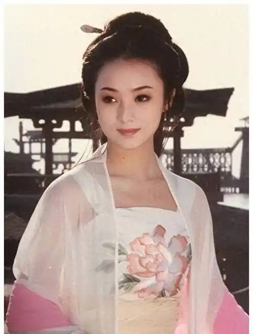 的8位女明星,个个都是老烟工具,有的还让人意想不到_生活_蒋勤勤_那英