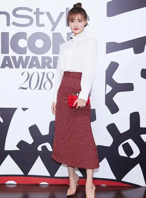 徐璐女神的高跟鞋美照_尖头_明星_红色