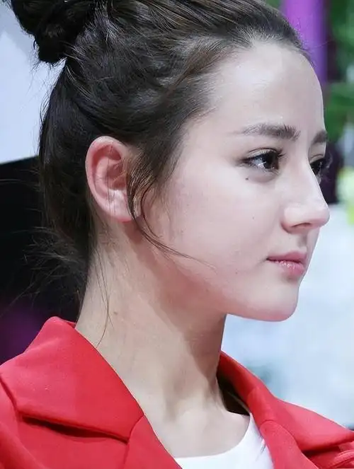 这些女明星的颜值都非常抗打,不仅正脸好看,就连侧颜都非常的惊艳