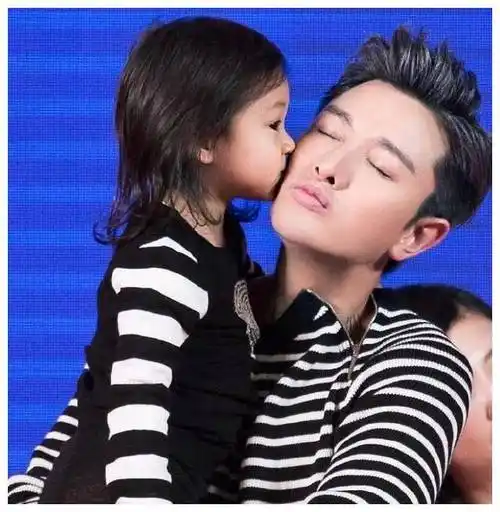 贾乃亮公开力挺女儿细数甜馨众多优点愿与前妻做她的坚强后盾