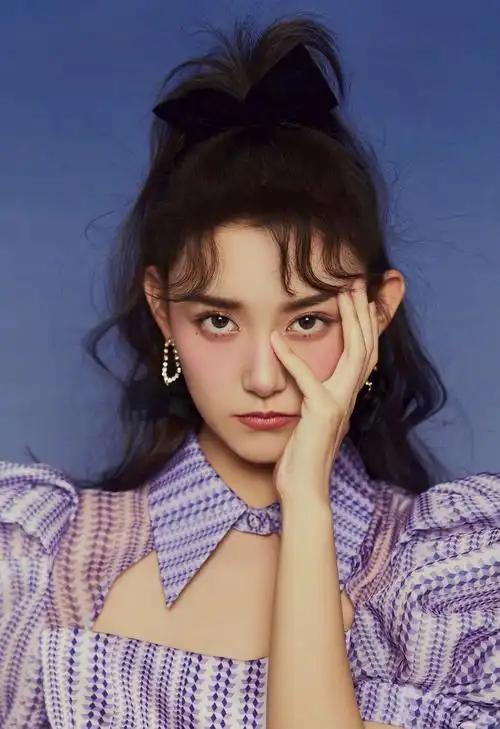 蒋依依 搞怪表情包