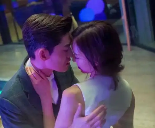 毕竟,张钧甯被曝出的绯闻男友都是赵又廷,邱泽,张翰这样的,柯汶利的确