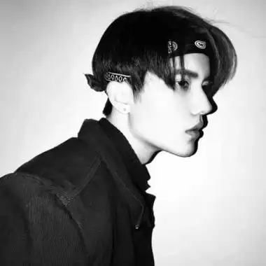 qq头像男生霸气超拽酷高傲控制不了我的低调