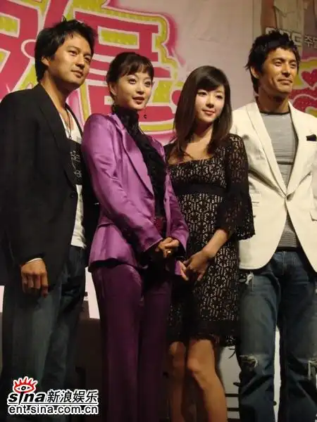 四位主演点击此处查看全部娱乐图片韩艺瑟吴志浩主演合影新浪娱乐讯